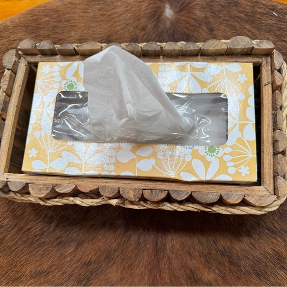 Rustic Log Tissue Box Holder - Picture 6 of 6
